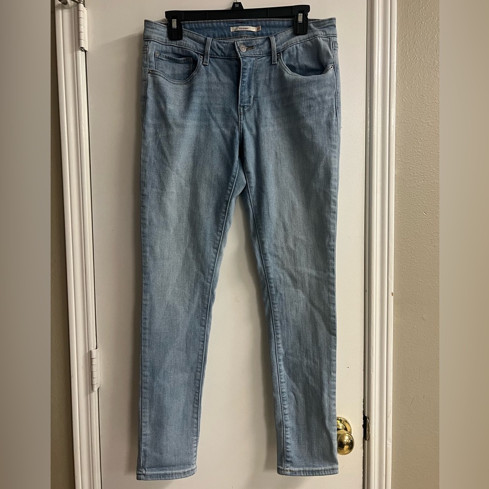 Women Levi Blue Jeans